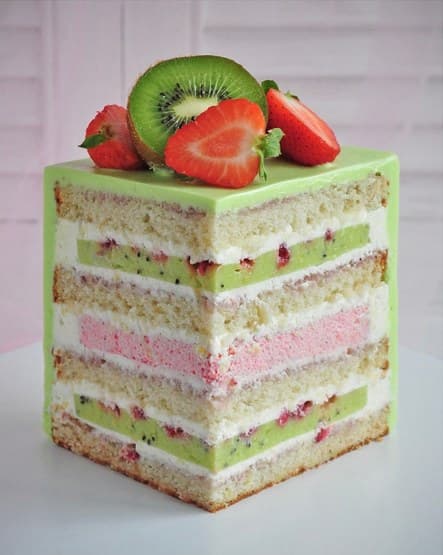Cross-section of Strawberry-Kiwi cake