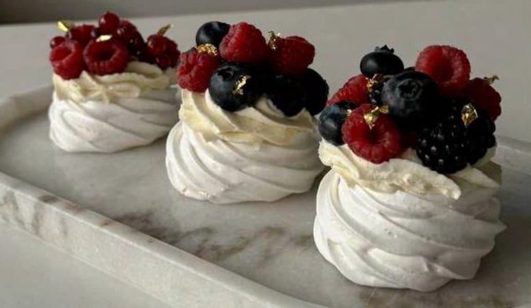 Berry Pavlova